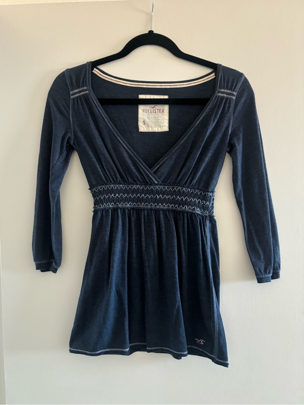 2000s babydoll Hollister Navy Smocked Waist V-Neck Women's Dress
